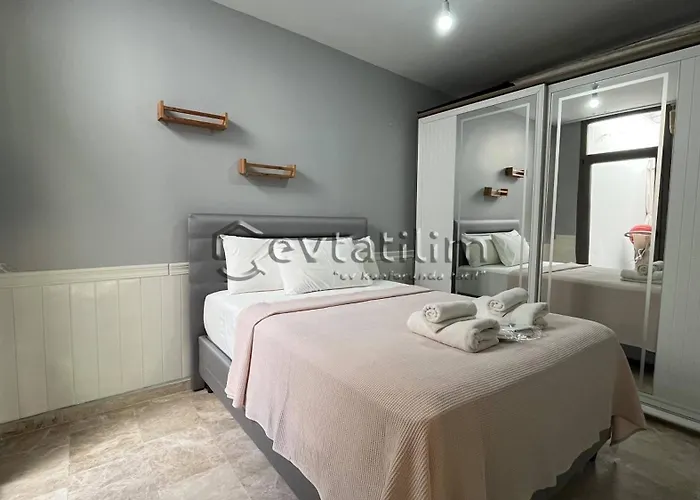 Golden By Evtatilim Dirmil Yalikavak * 博德鲁姆